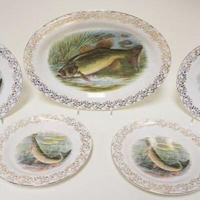1003	BUFFALO POTTERY 5 PIECE FISH SET, 15 IN TRAY & 4-9 IN PLATES
