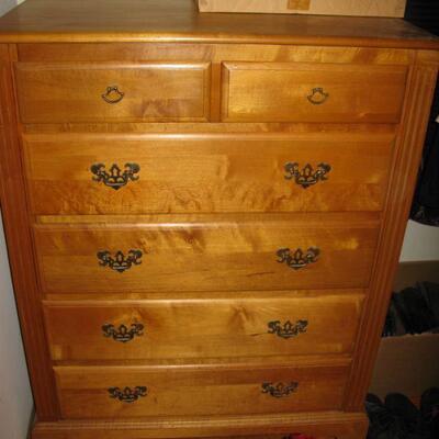 YOUNG HINKLE DRESSER  BUY IT NOW $ 125.00