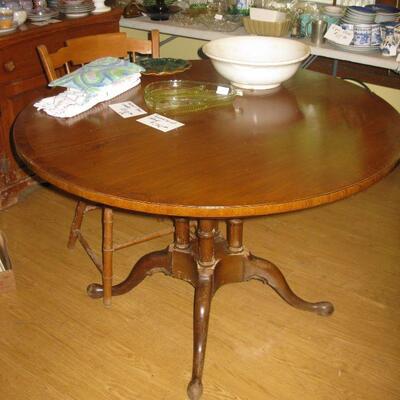 THOMASVILLE TABLE  $ 142.00