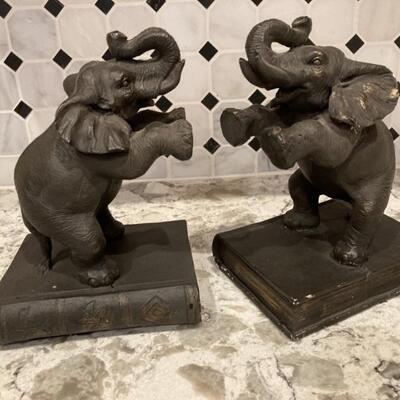 Pair of Elephant Book Ends, Stand 8in