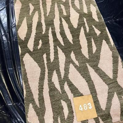 LOT # 483