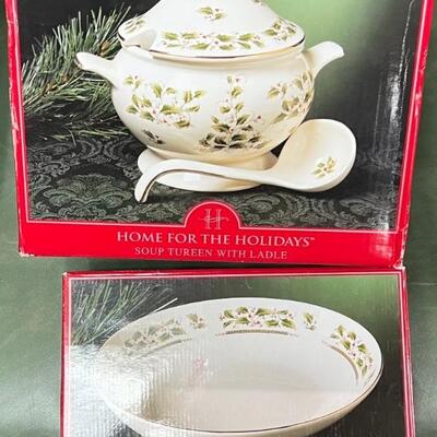 Christmas home for the holidays tureen with ladle and oval vegetable bowl