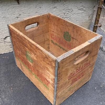 Canada Dry Wooden Box in really great shape
