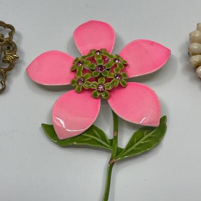 Pink Vintage Flower Pin