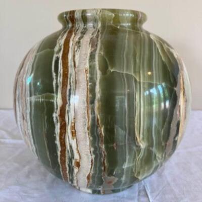 Onyx vase
