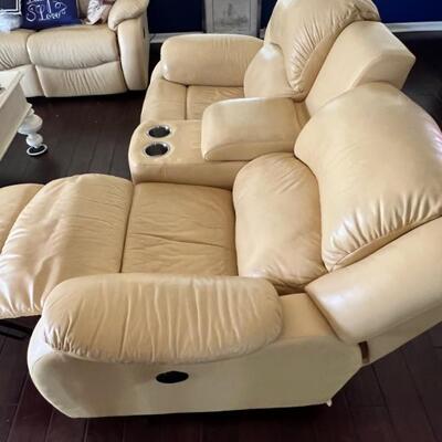 Southern motion leather loveseat