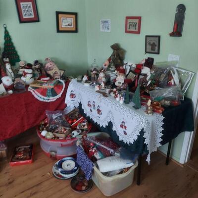 Entire room of Christmas decor