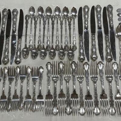 2801 g of Solid Sterling, 1000 g of Mixed Flatware