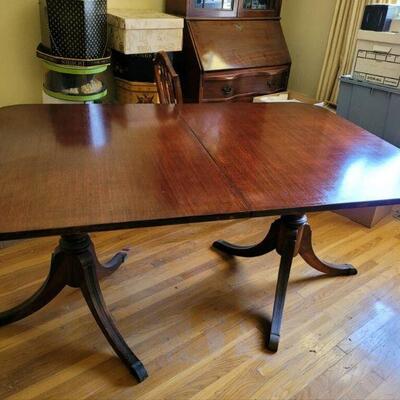 Duncan Phyfe style dining room table