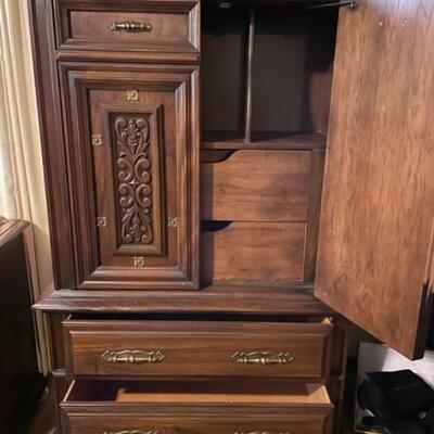 Consolidated Furniture Co Chest on Chest