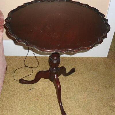 Pie crust mahogany table