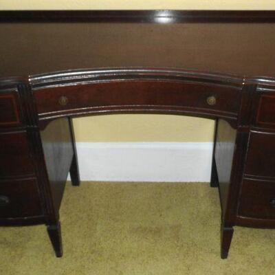 Lambert desk