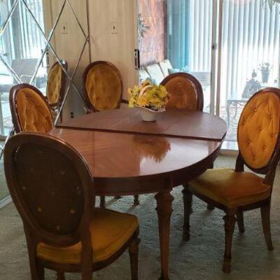 6 Dining Chairs and Francesca by Drexel Table