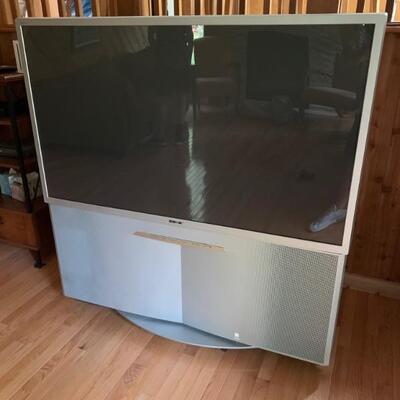 A Sony TV that has a wonderful picture and great sound! Itâ€™s not as heavy as it looks. Not a new flat screen but a good TV with many...