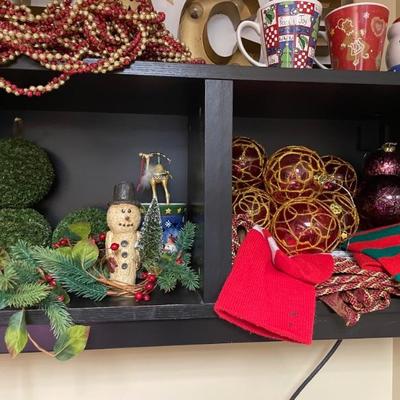 Festive/Christmas decorations