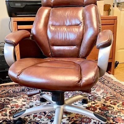 True Innovations Managers leather office chair