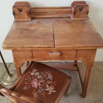 Sears Kenmore Sewing Machine & Cabinet  (Closed)