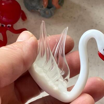 Glass swan