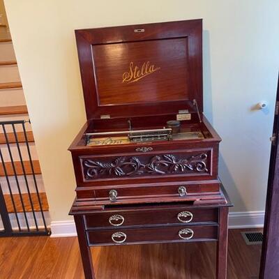 Vintage Stella Music box