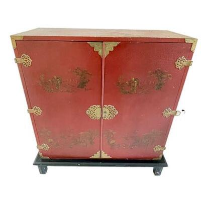Lot 002
Vintage Chinese Chinoiserie Cabinet