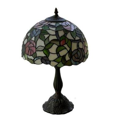 Lot 070a
Tiffany Style Leaded Stained Glass Table Lamp