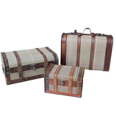 Lot 061
Decorative Hinged Stacking Cases