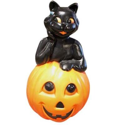 Lot 122
Pumpkin & Black Cat Contemporary Blow Mold Figurine
