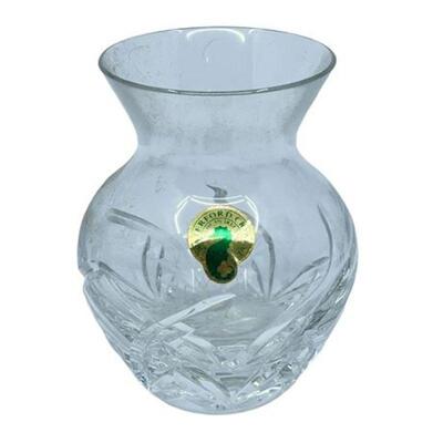 Lot 018
Waterford Society Crystal Posey Vase