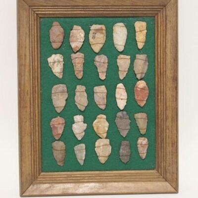 1012	COLLECTION OF 25 NATIVE AMERICAN ARROWHEADS ON FELT & FRAMED. 11 3/4 IN X 15 IN INCLUDING FRAME
