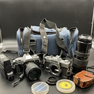 Minolta Cameras, 2- Lens, 80-200 mm 
 Light, & Accessories with Bag
