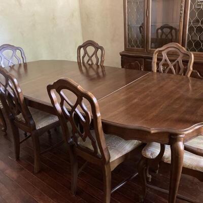 French Provincial Dining Table & 6 Chairs, 2/2