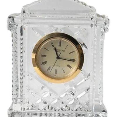 Lot 013
Waterford Crystal 'Grecian' Table Clock Lot 018
Waterford Crystal 'Lismore' Basket Signed by Tom Powers 2008