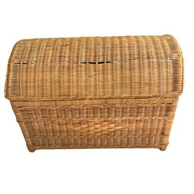 Lot 078
Domed Top Wicker Accent Trunk