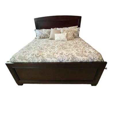 Lot 041i
Nautica Home for Lexington Furniture King Size Bed