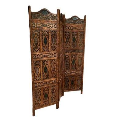 Lot 039
Moroccan Hand Carved Tri Fold Wood Room Divider