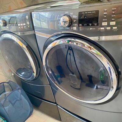 GE washer and dryer + pedastels