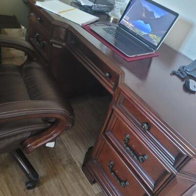 Like new Executive desk