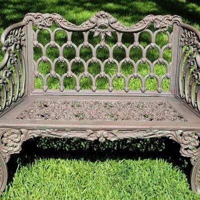 Rococo Horseshoe Cast Iron Garden Bench
Replica of a bench in the White House Rose Garden
