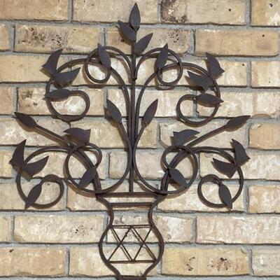 Outdoor Wall Decor: Iron Basket with Leaf & Vine
