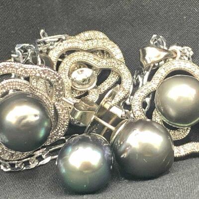 14k White Gold Black Pearl With Diamond Accent Jewelry Set
https://ctbids.com/estate-sale/17278/item/1712175