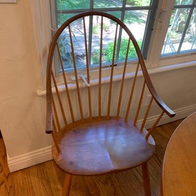 Thomas Moser Cabinetmaker Handcrafted, Continuous Arm Chairs Windsor Dining Chairs. Well made and highest quality.