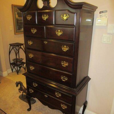 GORGEOUS KINCAID QUEEN ANNE CHERRY WOOD DRESSER 74â€ X 38â€ X 19â€