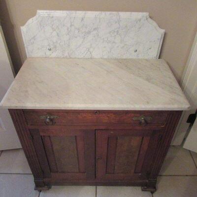 1880â€™S VICTORIAN WALNUT MARBLE TOP WASHSTAND 30â€ X 16â€ X 39â€