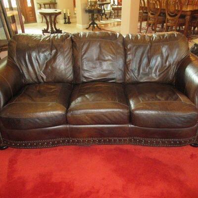 TRADITIONAL BROWN LEATHER SOFA COUCH WITH BUTTON TRIM