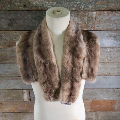 Stunning Vintage Sapphire Gray Mink Fur Collar & Cuffs
