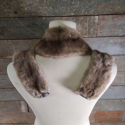 Stunning Vintage Sapphire Gray Mink Fur Collar & Cuffs
