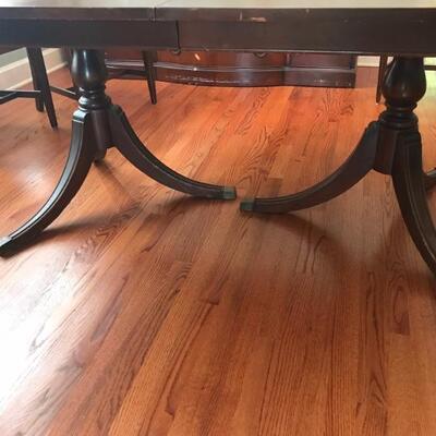 Duncan Phyfe style dining table $299
62 X 42 X 28