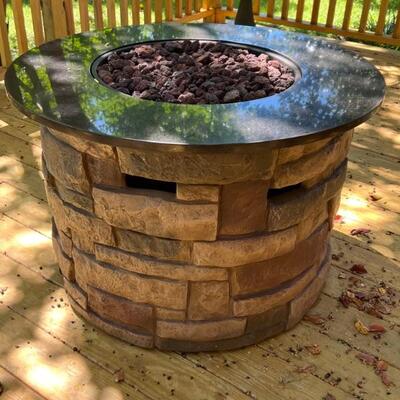 Bond fire pit with propane $400
36.5