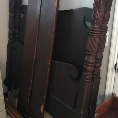 four poster bed $159
missing finials