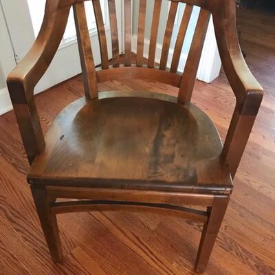 Gunlocke chair $125
2 available
